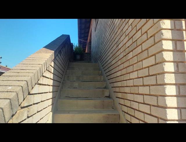 2 BEDROOM APARTMENT FOR SALE IN CULEMBORG PARK